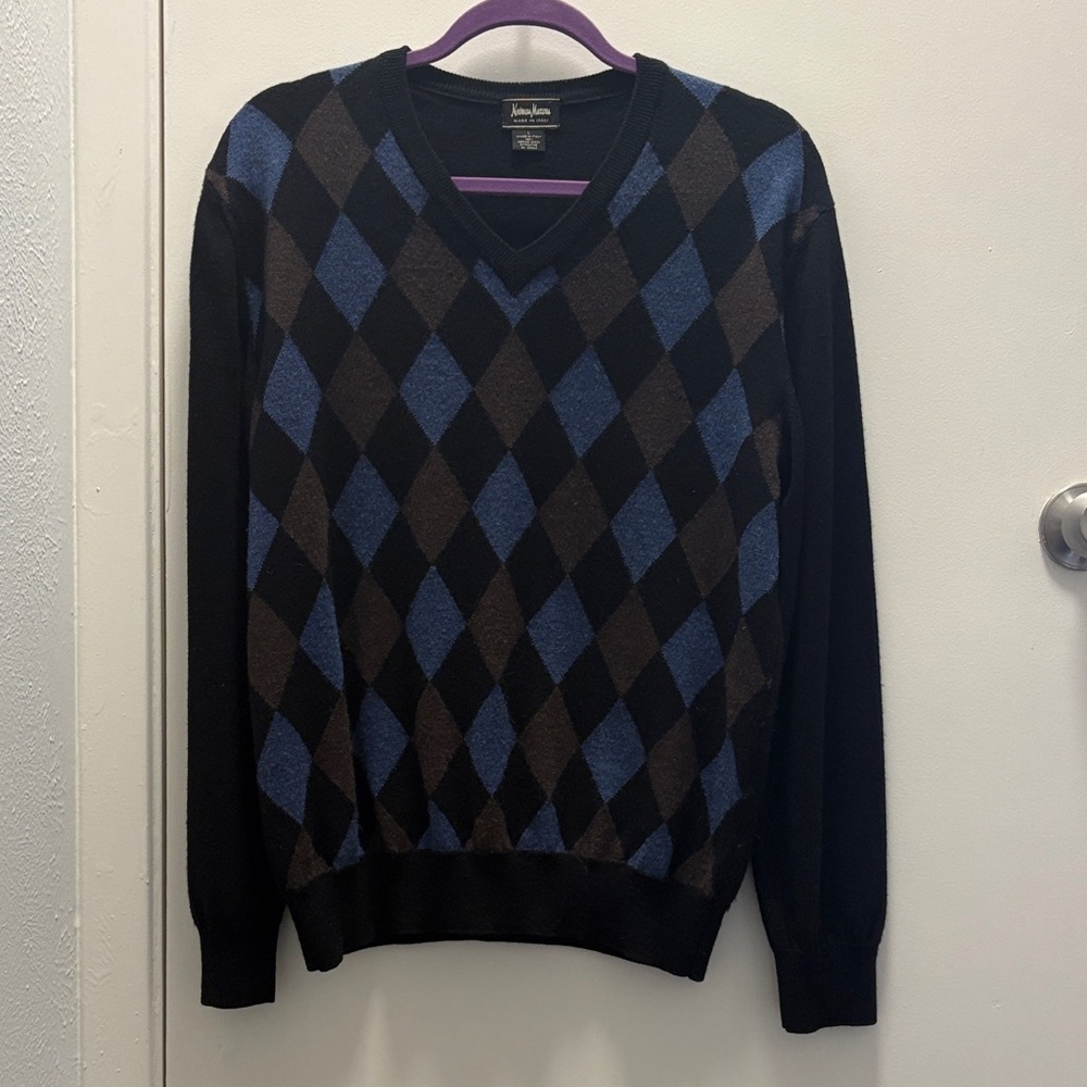 Neiman Marcus,Unisex, V-Neck Argyle Sweater - Black, Blue, Brown